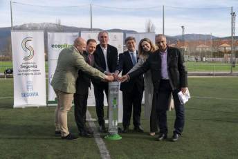 Fotogalería Visita Emilio Butragueño a la Escuela de la Fundación Real Madrid Ecopilas 10 Fundación Real Madrid Butragueño