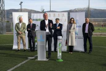 Fotogalería Visita Emilio Butragueño a la Escuela de la Fundación Real Madrid Ecopilas 25 Fundación Real Madrid Butragueño