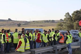 Fotogalería Protestas Sector Primario PAC 6 timthumb.php?src=https%3A%2F%2Feladelantado.com%2Fwp content%2Fuploads%2F2024%2F02%2FManifestacion Sector Primario PAC Fotografias David Vidal Redondo 32