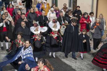 El baile de gala cierra las fiestas de Santa Águeda. Misa y Cambio de Monteras Santa Águeda en Zamarramala 9 Santa Agueda en Zamarramala