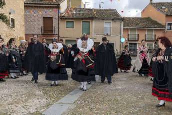 El baile de gala cierra las fiestas de Santa Águeda. Misa y Cambio de Monteras Santa Águeda en Zamarramala 27 Santa Agueda en Zamarramala