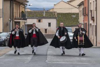 El baile de gala cierra las fiestas de Santa Águeda. Misa y Cambio de Monteras Santa Águeda en Zamarramala 41 Santa Agueda en Zamarramala
