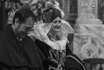 El baile de gala cierra las fiestas de Santa Águeda. Misa y Cambio de Monteras Santa Águeda en Zamarramala 44 Santa Agueda en Zamarramala