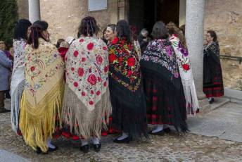 El baile de gala cierra las fiestas de Santa Águeda. Misa y Cambio de Monteras Santa Águeda en Zamarramala 39 Santa Agueda en Zamarramala