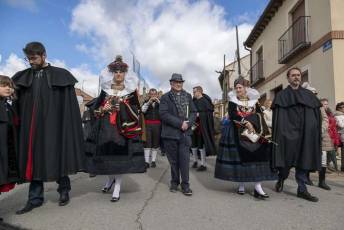 El baile de gala cierra las fiestas de Santa Águeda. Misa y Cambio de Monteras Santa Águeda en Zamarramala 4 Santa Agueda en Zamarramala
