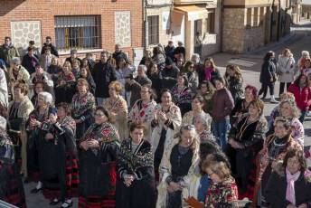 El baile de gala cierra las fiestas de Santa Águeda. Misa y Cambio de Monteras Santa Águeda en Zamarramala 20 Santa Agueda en Zamarramala