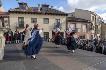 El baile de gala cierra las fiestas de Santa Águeda. Misa y Cambio de Monteras Santa Águeda en Zamarramala 51 Santa Agueda en Zamarramala