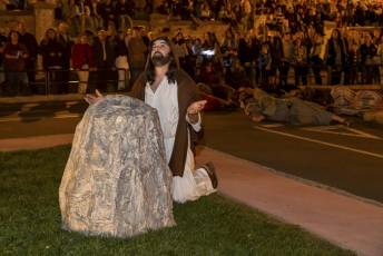 Fotogalería Vía Crucis de la Pasión 12 Via Crucis de la Pasión en San José