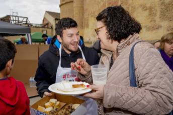 Fotogalería 9ª Degustación del Cerdo en Barrio San Lorenzo 17 9ª Degustación del Cerdo San Lorenzo