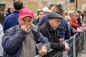 Fotogalería 9ª Degustación del Cerdo en Barrio San Lorenzo 18 9ª Degustación del Cerdo San Lorenzo