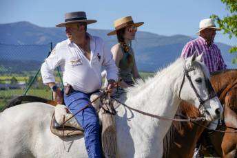 Fotogalería Concentración Caballistas en Palazuelos de Eresma 21 Feria de Abril Concentración de Caballos en Palazuelos