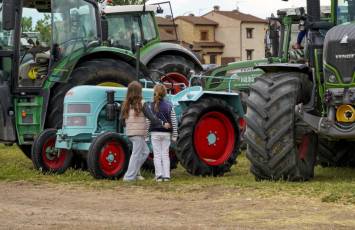 Fotogalería Concurso de Tractores en Escarabajosa de Cabezas 48 Concurso de Tractores en Escarabajosa de Cabezas