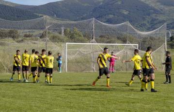 Fotogalería Fútbol Octavos de Final Copa Delegación CD Sierra vs Vallelado 40 Futbol Provincial Sierra vs Vallelado Copa Delegación Octavos d