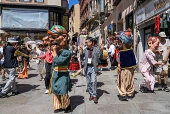 Fotogalería Gigantes y Cabezudos Festivalito San Juan 17 Gigantes y Cabezudos en Segovia