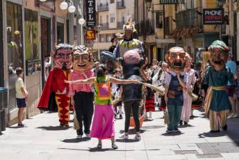Fotogalería Gigantes y Cabezudos Festivalito San Juan 48 Gigantes y Cabezudos en Segovia