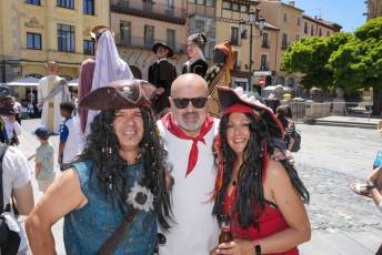 Fotogalería Gigantes y Cabezudos Festivalito San Juan 18 Gigantes y Cabezudos en Segovia