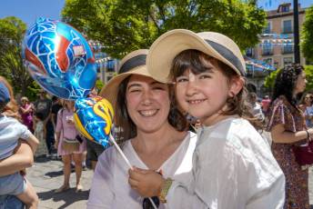 Fotogalería Gigantes y Cabezudos Festivalito San Juan 13 Gigantes y Cabezudos en Segovia