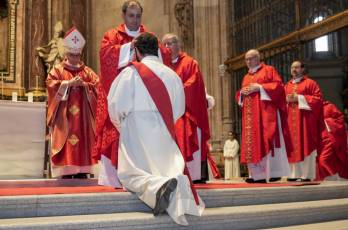 Fotogalería Ordenación Nuevo Sacerdote Diócesis de Segovia. Alberto Janusz 27 Ordenación Sacerdote Alberto Janusz