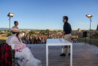 Fotogalería Escenario Patrimonio "El informe de Nora" Compañía La Bulé 9 Espectáculo El informe de Nora Compañía La Bulé