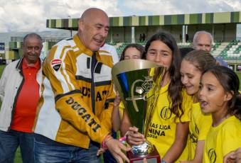 Fotogalería Final Copa Delegación Carbonero vs Villacastín. Entrega de Trofeos 98 Futbol Final Copa Delegación Carbonero vs Villacastín