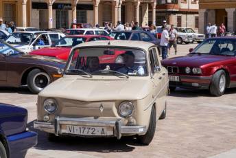 Fotogalería I Concentración Coches Clásicos en Fuentepelayo 16 I Concentración Coches Clásicos en Fuentepelayo