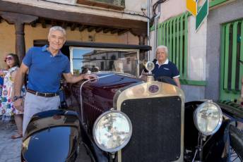Fotogalería I Concentración Coches Clásicos en Fuentepelayo 17 I Concentración Coches Clásicos en Fuentepelayo