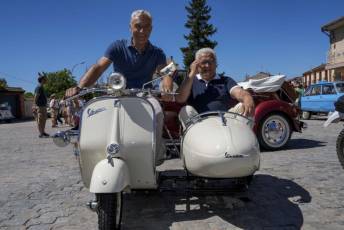 Fotogalería I Concentración Coches Clásicos en Fuentepelayo 9 I Concentración Coches Clásicos en Fuentepelayo