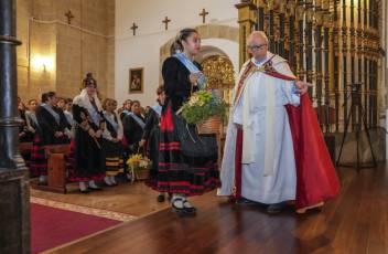 Fotogalería Ofrenda Floral a la Virgen de la Fuencisla 27 Ofrenda Floral Virgen de La Fuencisla
