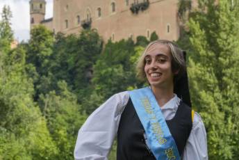 Fotogalería Ofrenda Floral a la Virgen de la Fuencisla 37 Ofrenda Floral Virgen de La Fuencisla