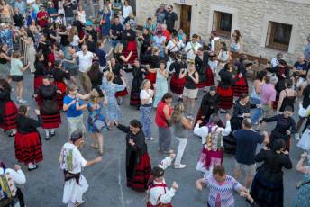 Fotogalería 40 Aniversario Recuperación Danzas Torre Val de San Pedro 18 40 Aniversario Danzas en Torre Val de San Pedro