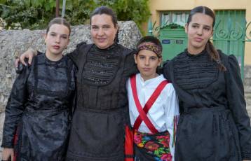 Fotogalería 40 Aniversario Recuperación Danzas Torre Val de San Pedro 105 40 Aniversario Danzas en Torre Val de San Pedro