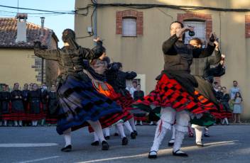 Fotogalería 40 Aniversario Recuperación Danzas Torre Val de San Pedro 76 40 Aniversario Danzas en Torre Val de San Pedro