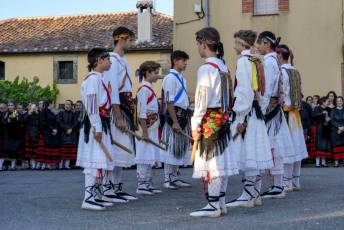 Fotogalería 40 Aniversario Recuperación Danzas Torre Val de San Pedro 52 40 Aniversario Danzas en Torre Val de San Pedro