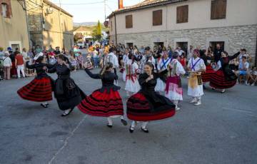 Fotogalería 40 Aniversario Recuperación Danzas Torre Val de San Pedro 87 40 Aniversario Danzas en Torre Val de San Pedro