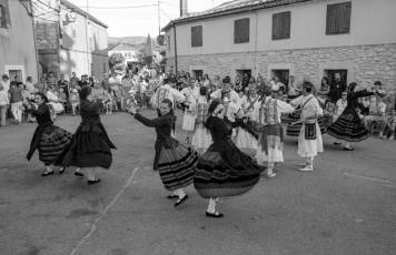 Fotogalería 40 Aniversario Recuperación Danzas Torre Val de San Pedro 14 40 Aniversario Danzas en Torre Val de San Pedro