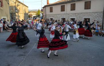 Fotogalería 40 Aniversario Recuperación Danzas Torre Val de San Pedro 73 40 Aniversario Danzas en Torre Val de San Pedro
