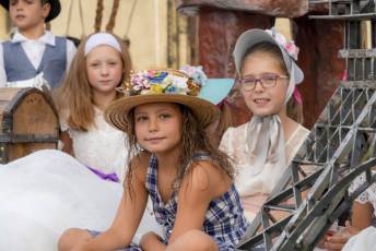 Fotogalería Desfile de Carrozas en Fuentepelayo 16 Desfile de Carrozas en Fuentepelayo