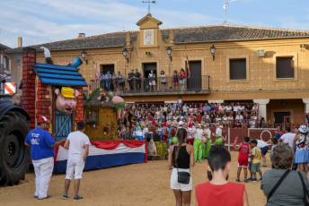 Fotogalería Desfile de Carrozas en Fuentepelayo 39 Desfile de Carrozas en Fuentepelayo