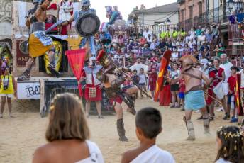 Fotogalería Desfile de Carrozas en Fuentepelayo 3 Desfile de Carrozas en Fuentepelayo