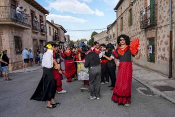 Fotogalería Desfile de Carrozas en Fuentepelayo 65 Desfile de Carrozas en Fuentepelayo