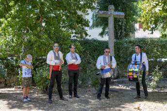 Fotogalería Misa y Procesión Nuestra Señora del Rosario en Ortigosa del Monte 73 Misa y Procesión Nuestra Señora del Rosario en Ortigosa del Mo