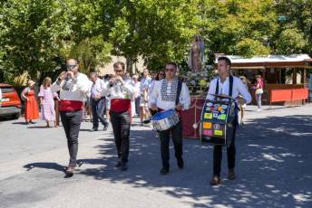 Fotogalería Misa y Procesión Nuestra Señora del Rosario en Ortigosa del Monte 39 Misa y Procesión Nuestra Señora del Rosario en Ortigosa del Mo