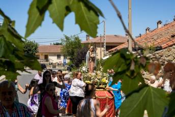 Fotogalería Misa y Procesión Nuestra Señora del Rosario en Ortigosa del Monte 12 Misa y Procesión Nuestra Señora del Rosario en Ortigosa del Mo