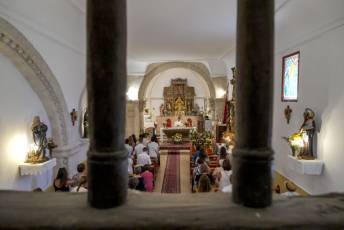 Fotogalería Misa y Procesión Nuestra Señora del Rosario en Ortigosa del Monte 17 Misa y Procesión Nuestra Señora del Rosario en Ortigosa del Mo