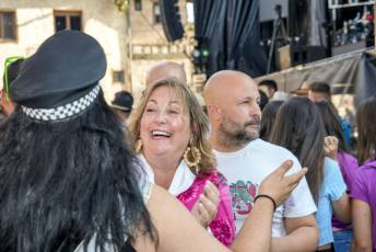 Fotogalería Pregón y Desfile de Peñas Barrio San Lorenzo 8 Pregón Fiestas Barrio San Lorenzo