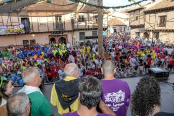 Fotogalería Pregón y Desfile de Peñas Barrio San Lorenzo 52 Pregón Fiestas Barrio San Lorenzo.