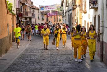 Fotogalería Pregón y Desfile de Peñas Barrio San Lorenzo 6 Pregón Fiestas Barrio San Lorenzo