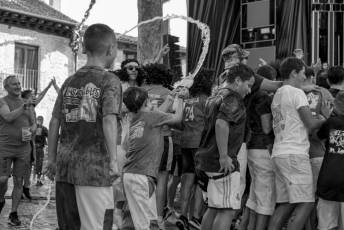 Fotogalería Pregón y Desfile de Peñas Barrio San Lorenzo 27 Pregón Fiestas Barrio San Lorenzo