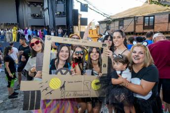 Fotogalería Pregón y Desfile de Peñas Barrio San Lorenzo 4 Pregón Fiestas Barrio San Lorenzo