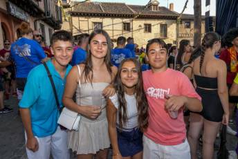 Fotogalería Pregón y Desfile de Peñas Barrio San Lorenzo 10 Pregón Fiestas Barrio San Lorenzo